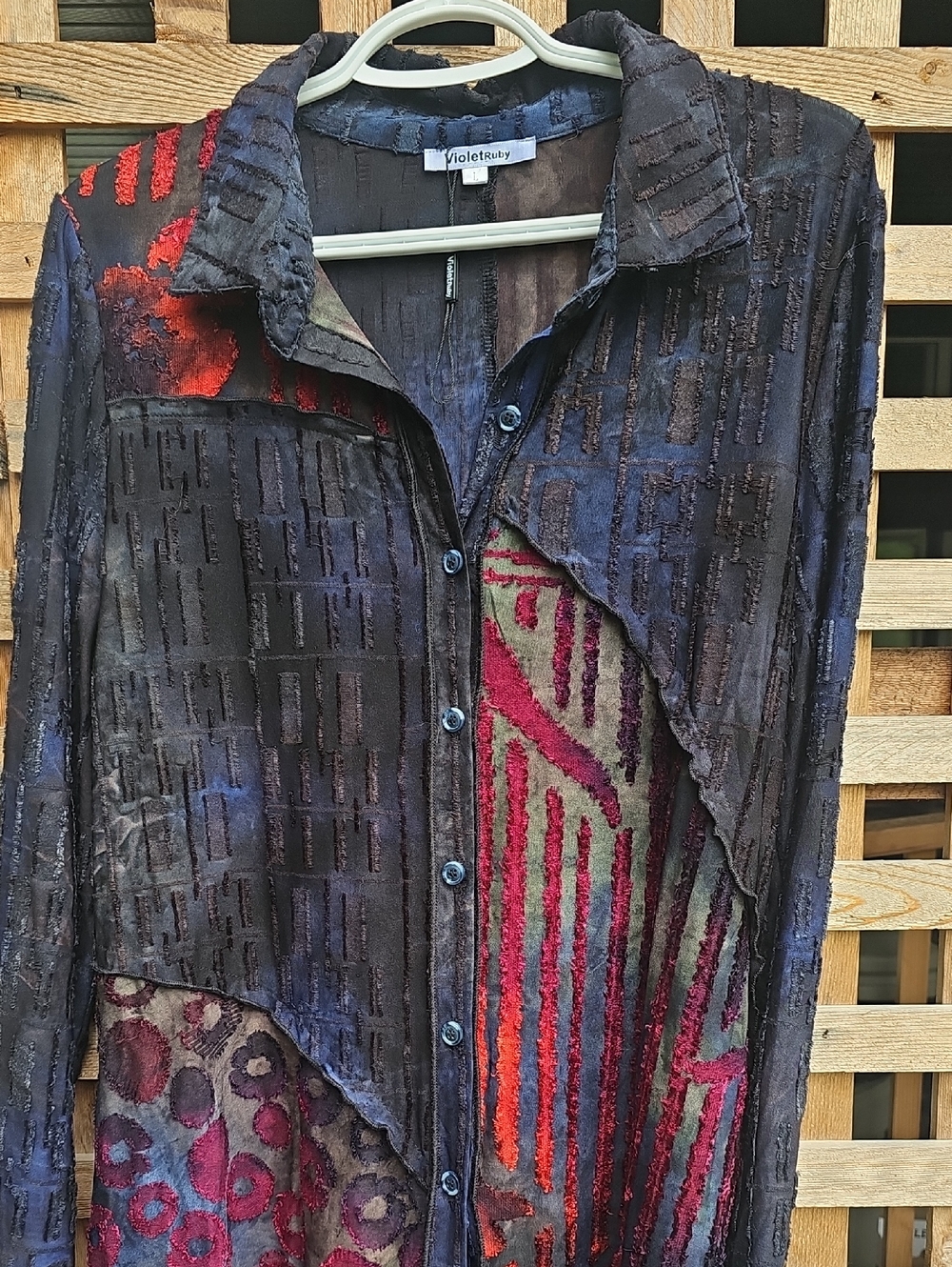 Elegant Black and Red Women's Tunic - Picture 4 of 16